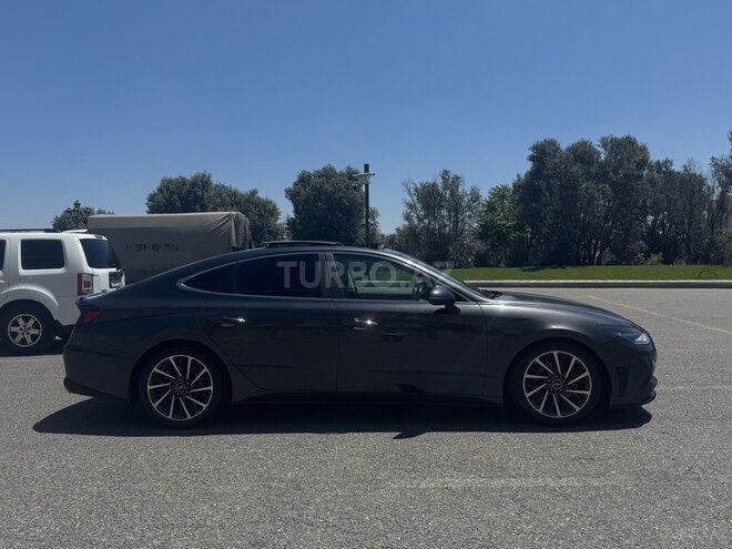 Hyundai Sonata-6