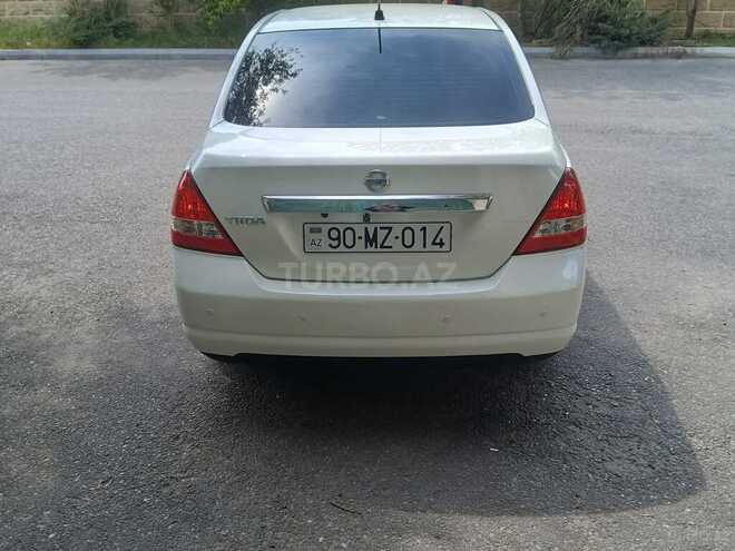 Nissan Tiida-2