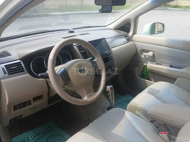 Nissan Tiida-9