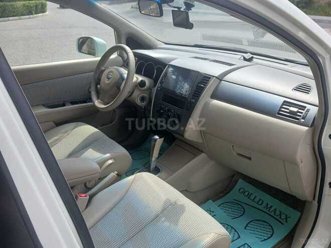Nissan Tiida-10
