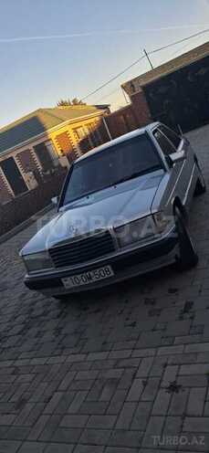 Mercedes 190-1