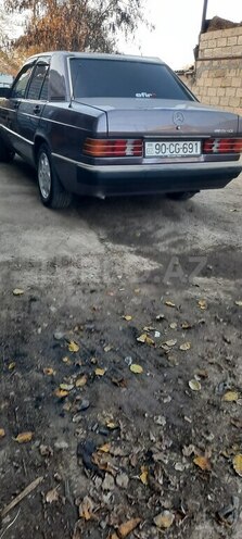 Mercedes 190-4