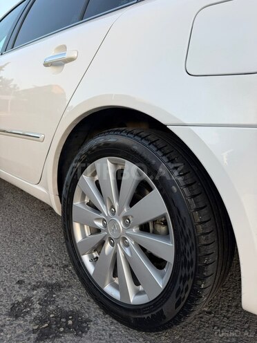 Hyundai Sonata-15