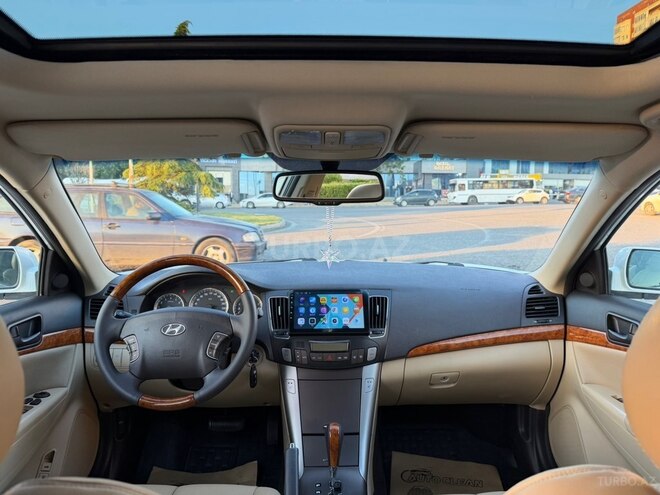 Hyundai Sonata-12
