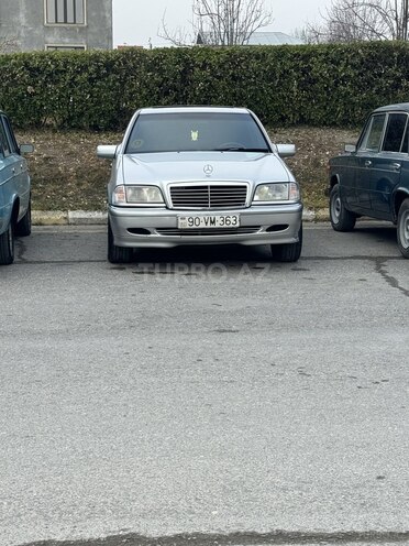 Mercedes C 200-1