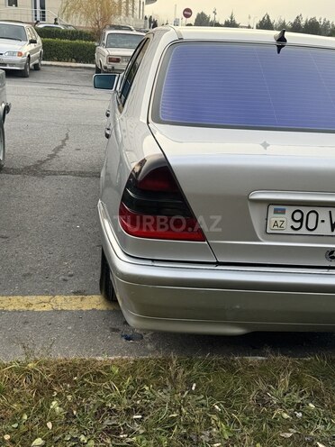 Mercedes C 200-7