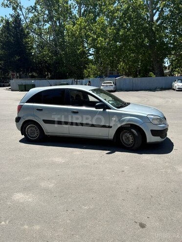 Kia Rio-11