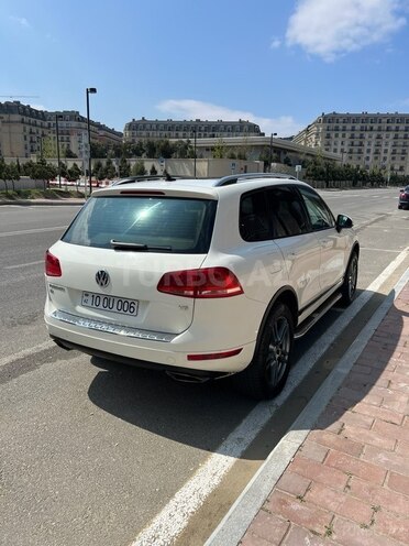 Volkswagen Touareg-3