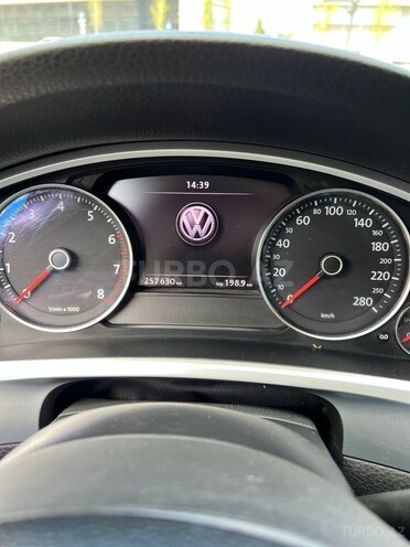 Volkswagen Touareg-9