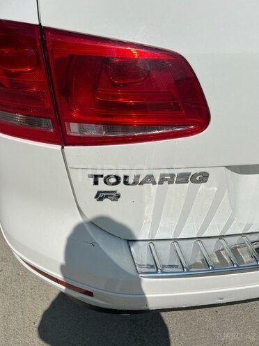 Volkswagen Touareg-12