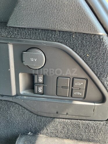 Volkswagen Touareg-10