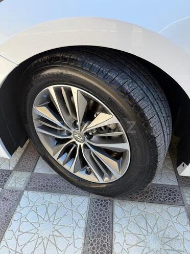 Hyundai Grandeur-10