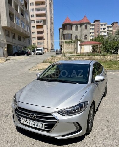 Hyundai Elantra-2
