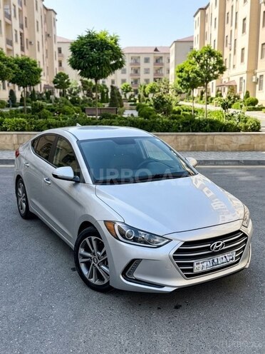 Hyundai Elantra-1