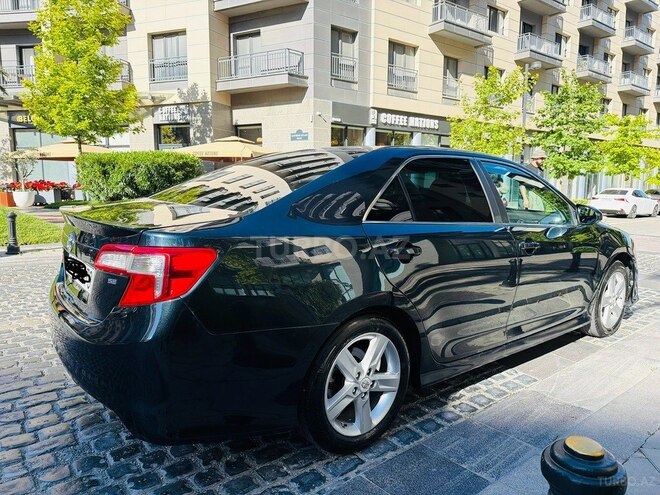 Toyota Camry-5