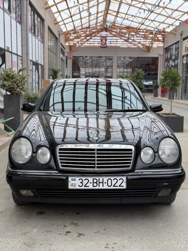 Mercedes E 280-1