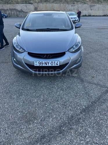 Hyundai Elantra-1