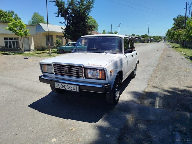 LADA (VAZ) 2107-2