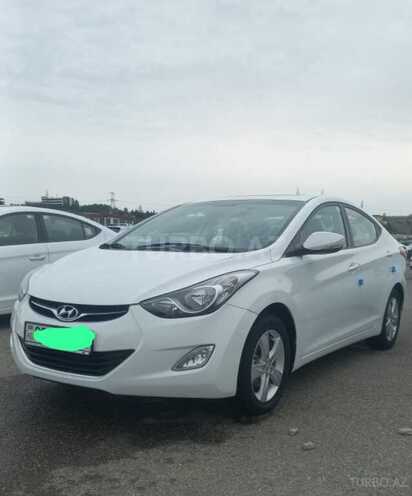 Hyundai Elantra-2
