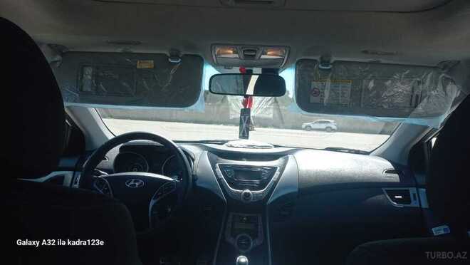 Hyundai Elantra-6