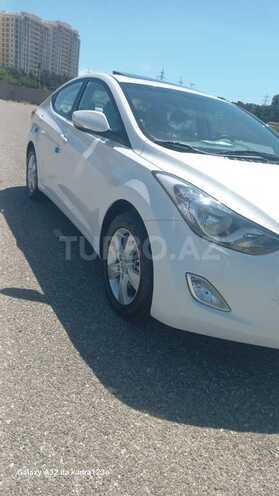 Hyundai Elantra-3