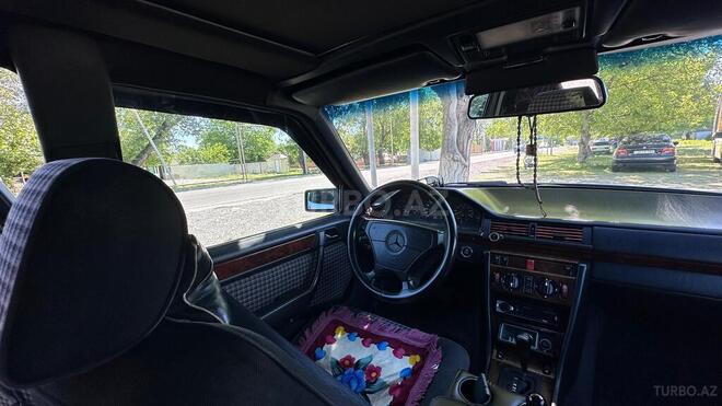 Mercedes E 220-2