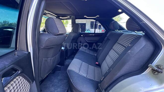 Mercedes E 220-14