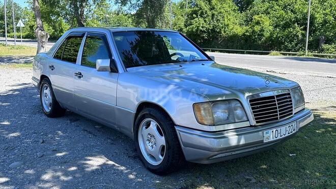 Mercedes E 220-10