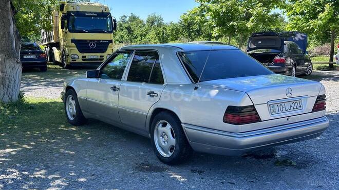 Mercedes E 220-9
