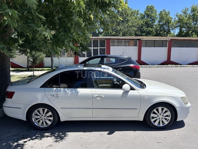Hyundai Sonata-16