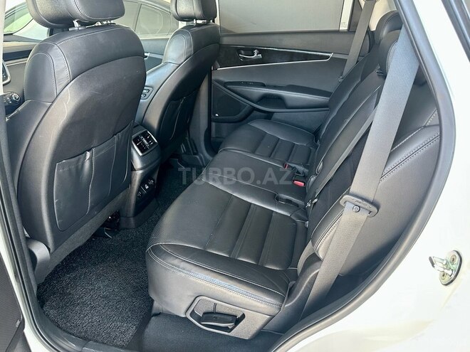 Kia Sorento-13
