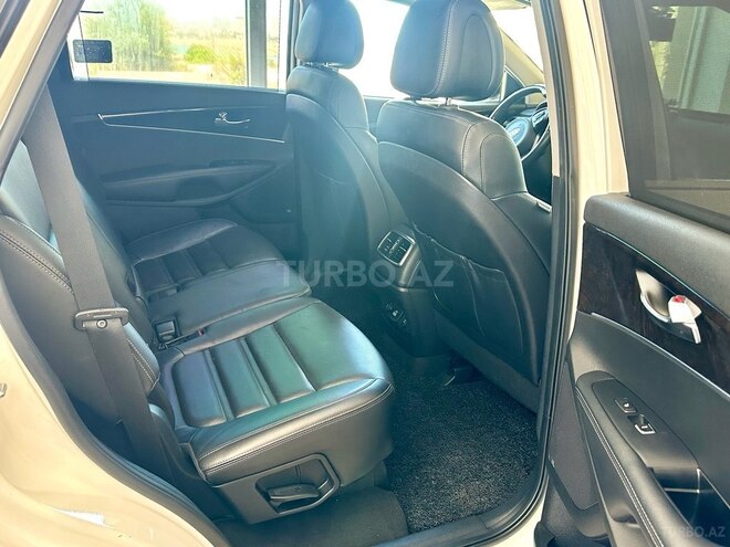 Kia Sorento-16