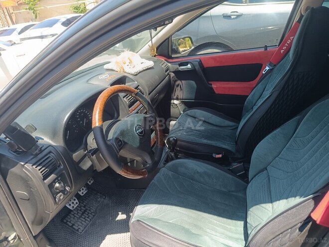 Opel Astra-10