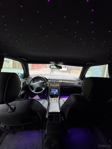 Mercedes E 270-6
