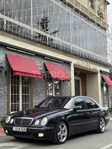 Mercedes E 270-3