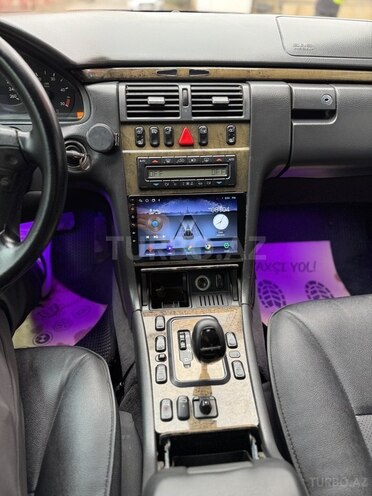Mercedes E 270-7