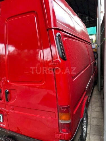 Ford Transit-5