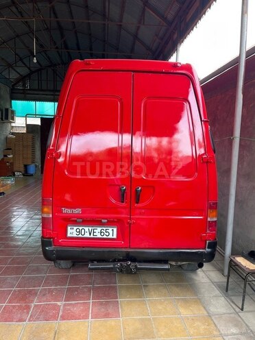 Ford Transit-6