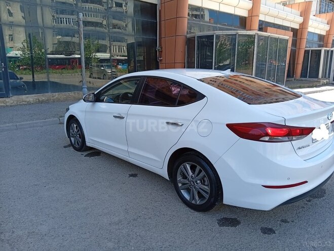 Hyundai Avante-3