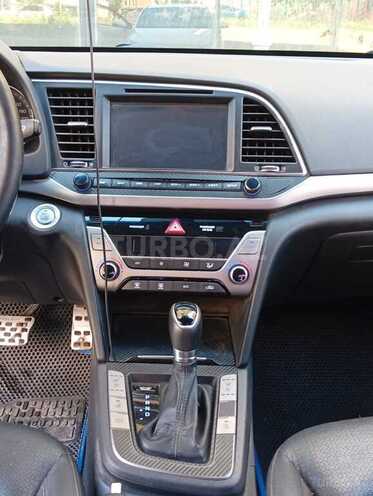 Hyundai Avante-8