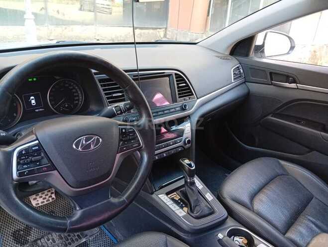 Hyundai Avante-11