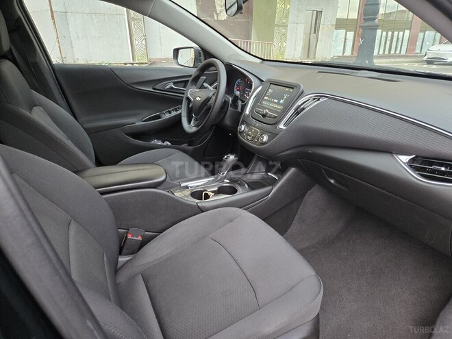Chevrolet Malibu-9