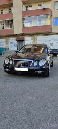 Mercedes E 220-1
