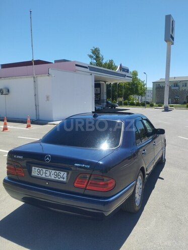 Mercedes E 240-6