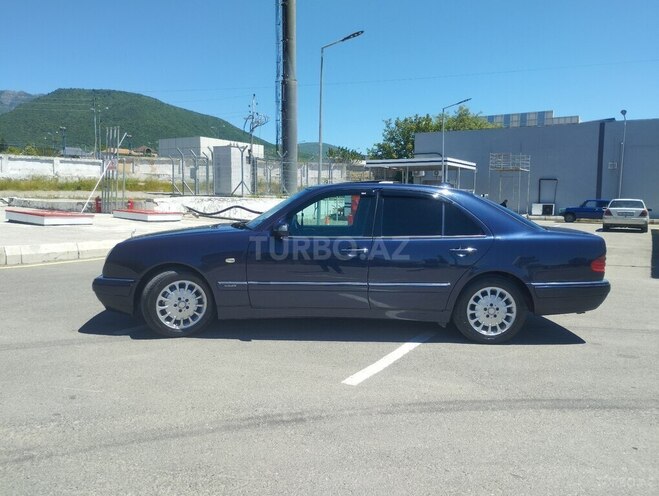 Mercedes E 240-9