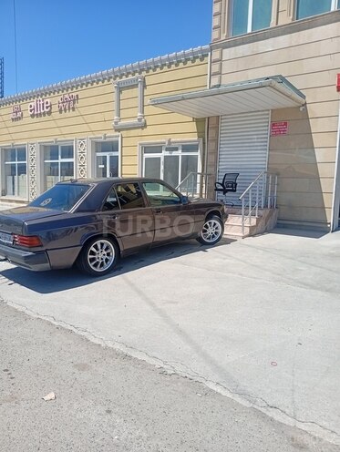 Mercedes 190-8