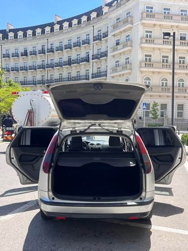 Ford Focus-8