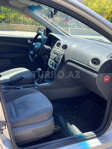 Ford Focus-10