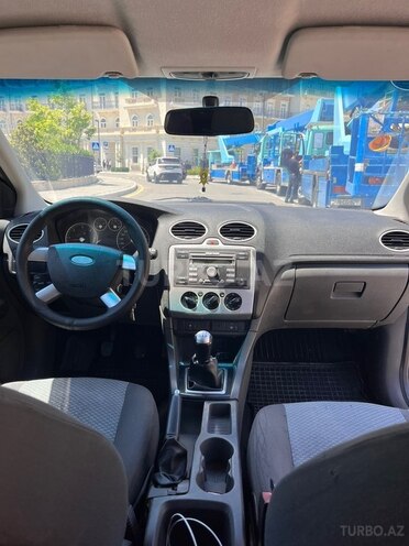 Ford Focus-9