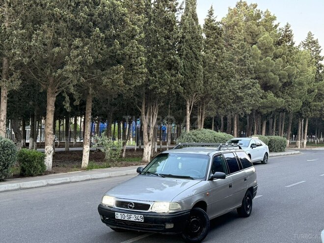 Opel Astra-2